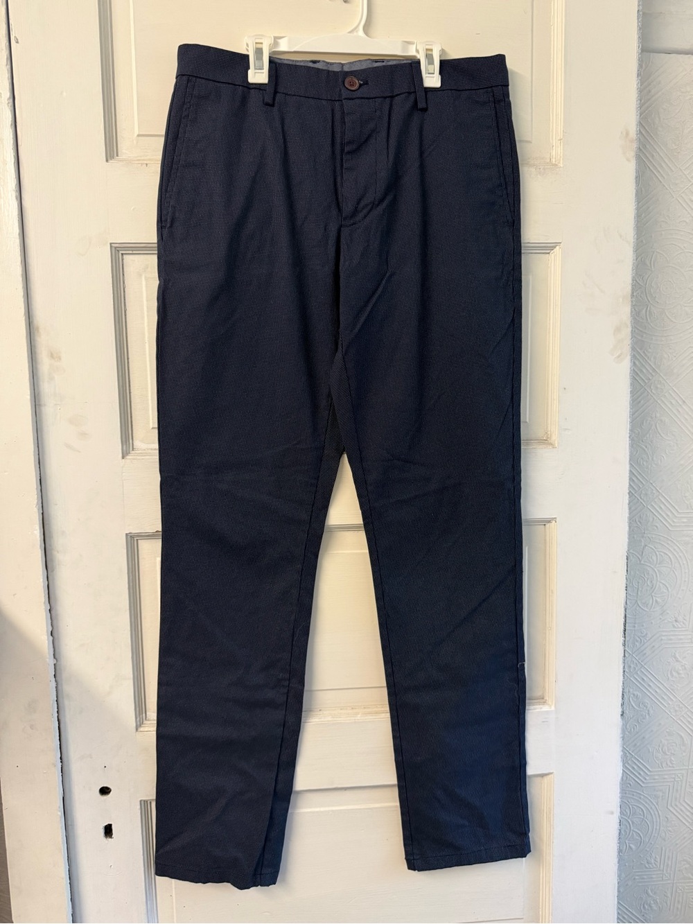 Old Navy Men's Dark Navy Straight Chinos